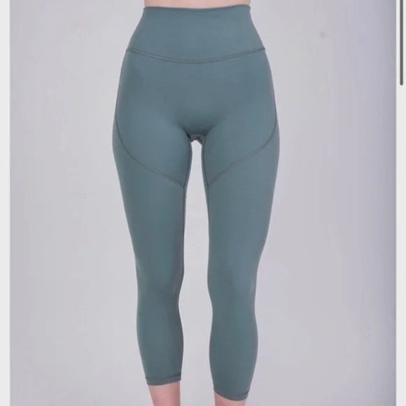 P'Tula Leggings Shelby in Basil Size XS EUC Ankle Crop 7/8 - Picture 11 of 11